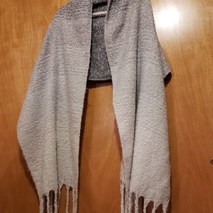 Knitted grey wrap with fringe 80in x 20in